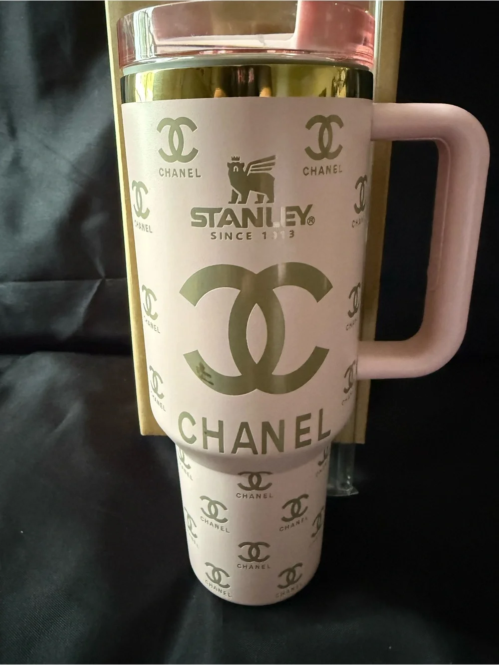 New Stanley 40oz Laser ChanEngravedeL Pink Travel Tumbler with Gold Logo - Picture 2 of 7